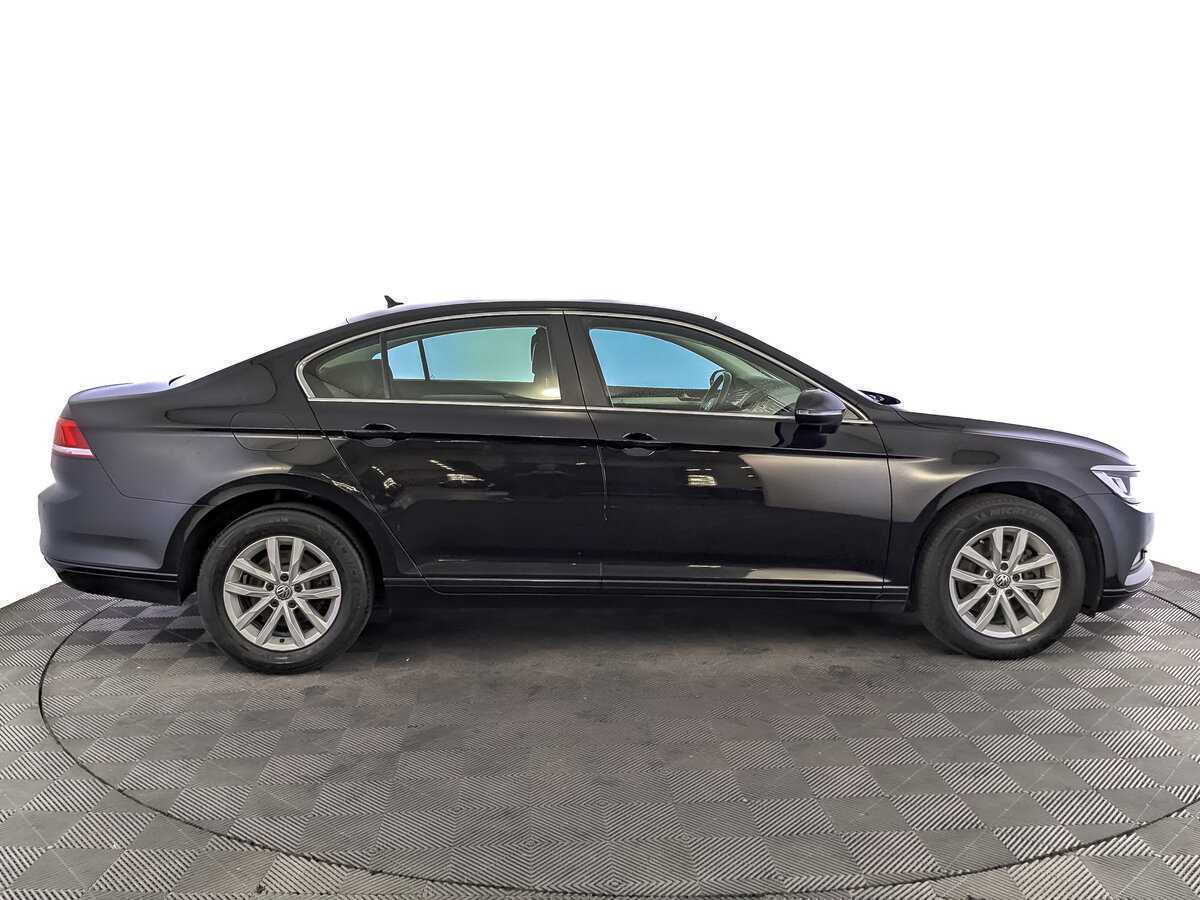 Volkswagen Passat с пробегом — 2018 год. Фото: #3