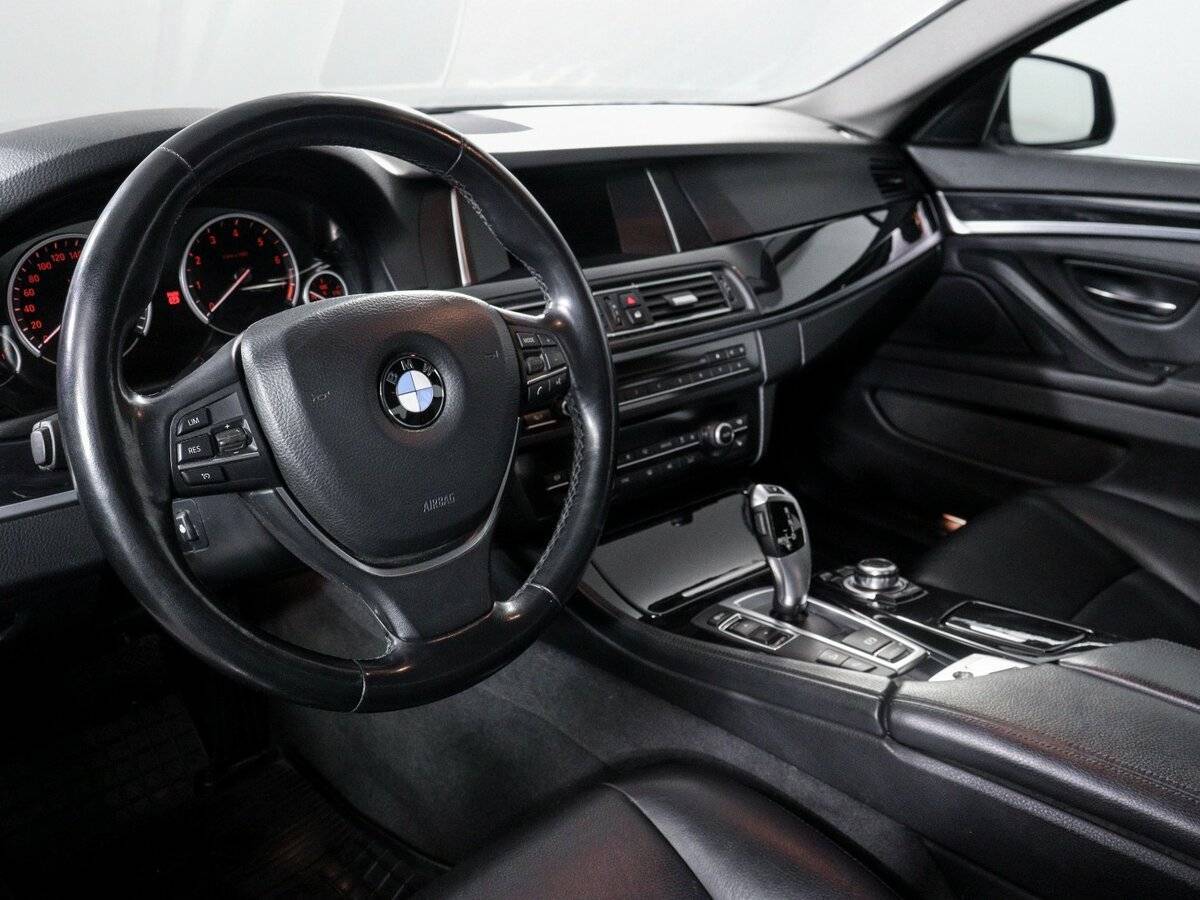 BMW 5 серии с пробегом — 2014 год. Фото: #8