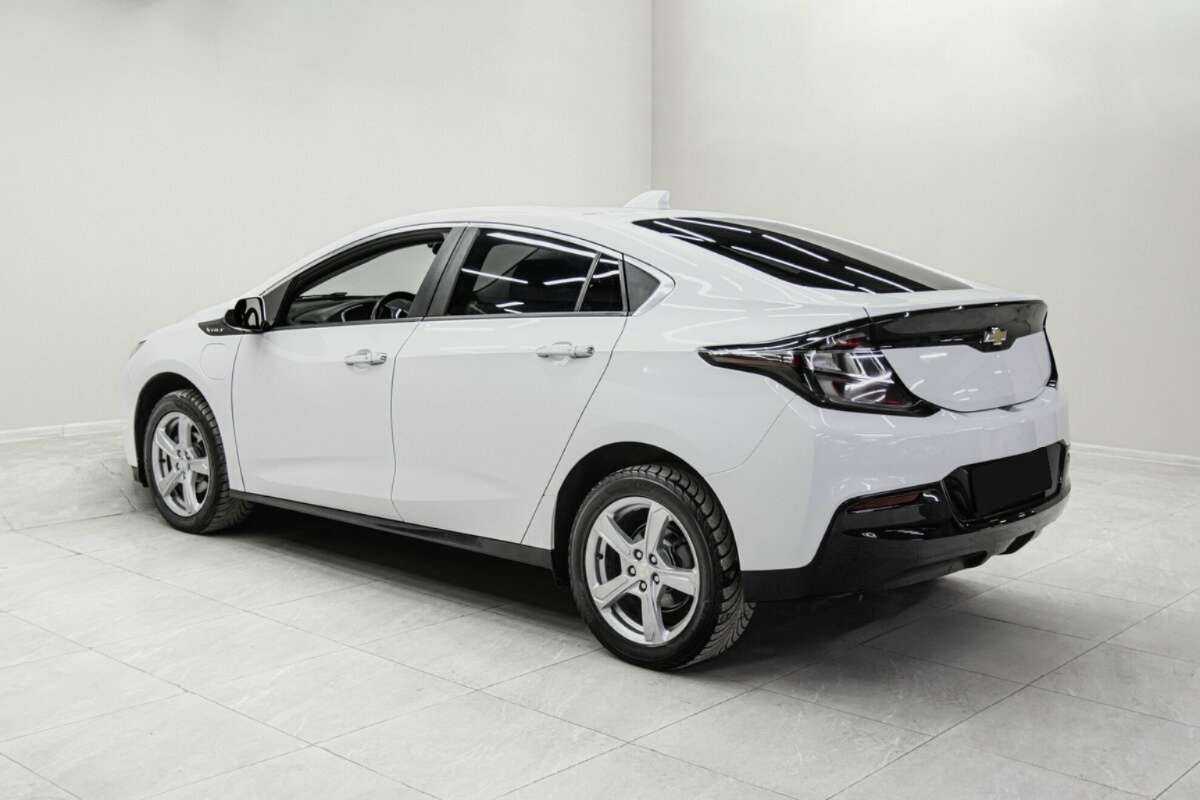 Chevrolet Volt с пробегом — 2016 год. Фото: #5