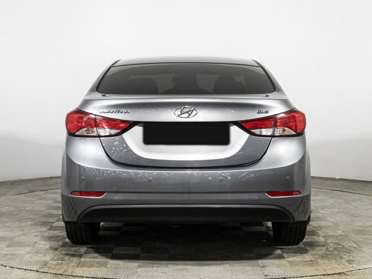 Hyundai Elantra с пробегом — 2015 год. Фото: #5
