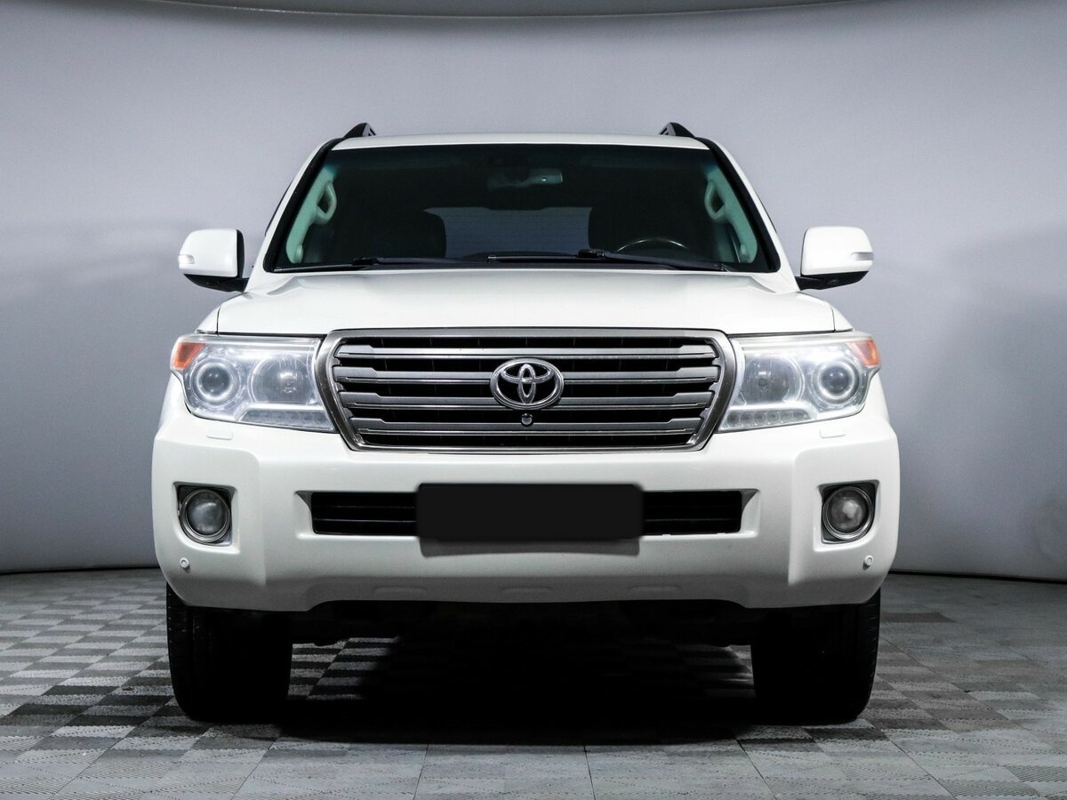Toyota Land Cruiser с пробегом — 2014 год. Фото: #1