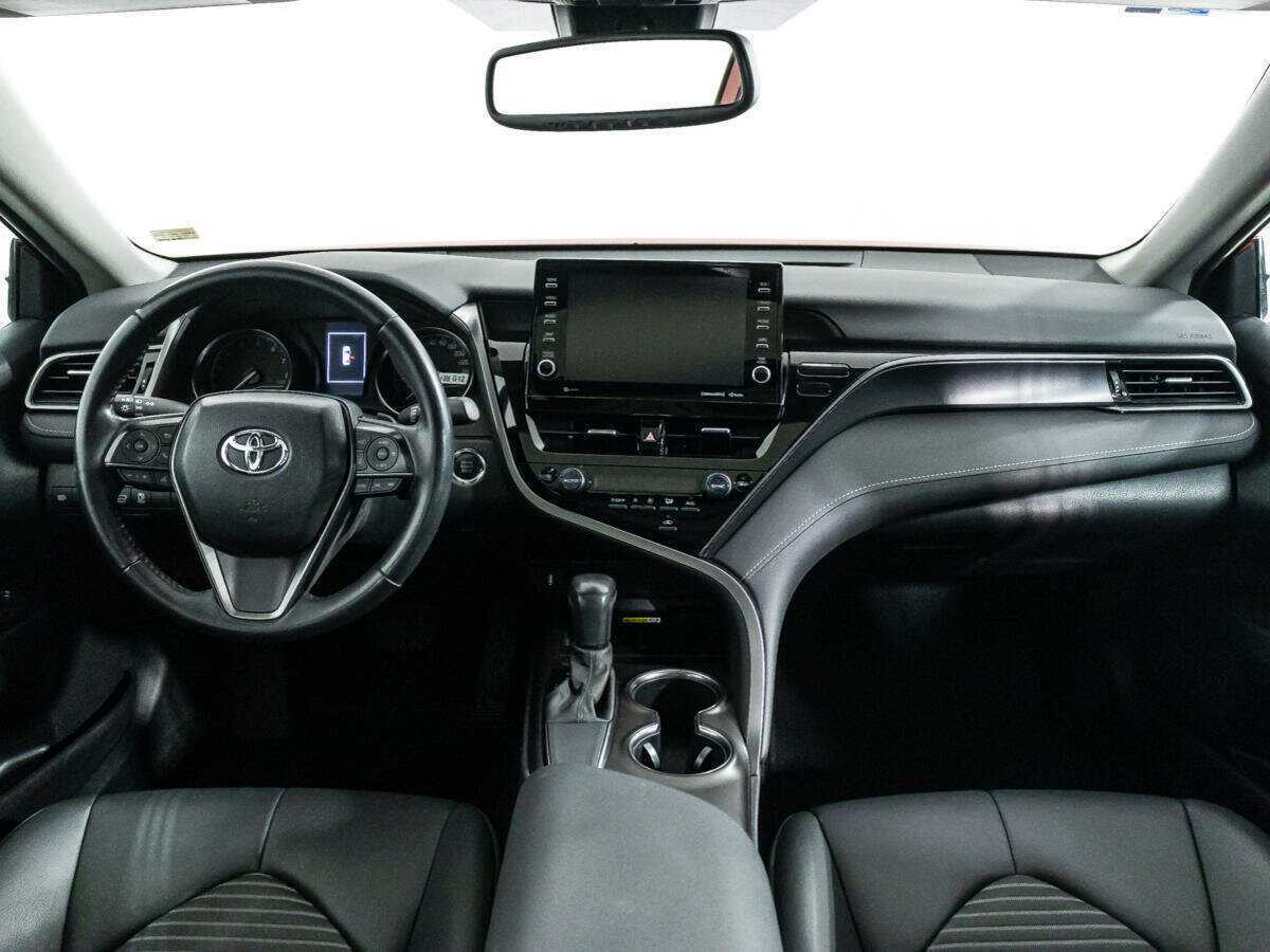 Toyota Camry с пробегом — 2022 год. Фото: #10