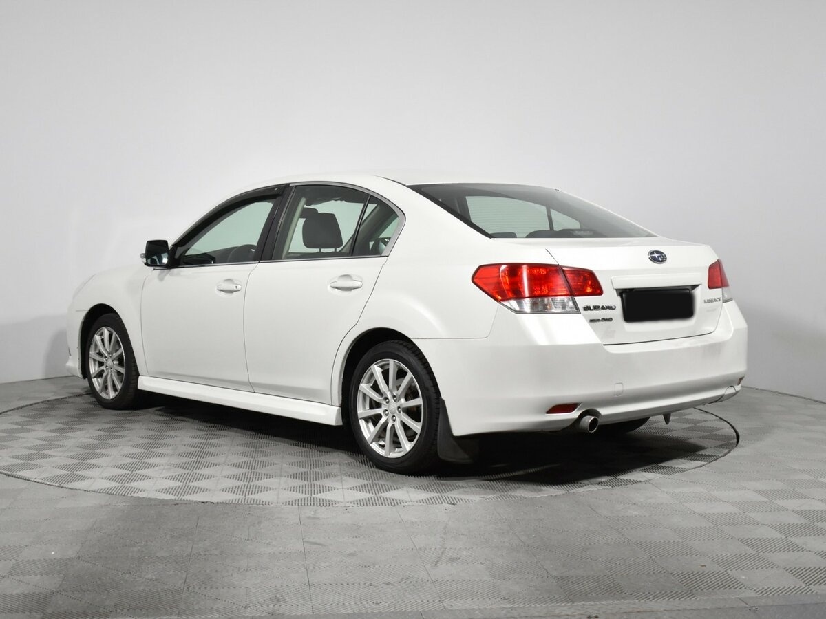 Subaru Legacy с пробегом — 2011 год. Фото: #5