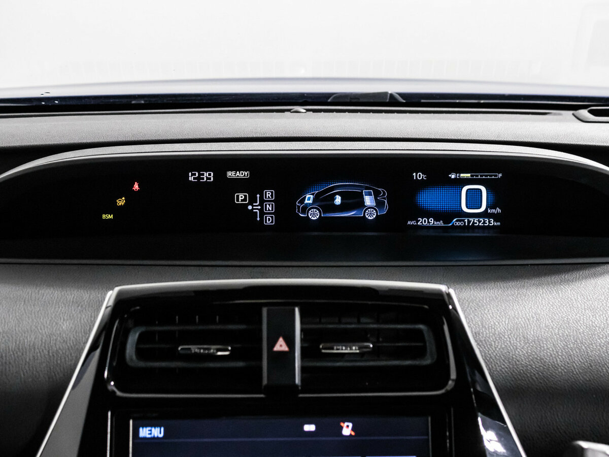 Toyota Prius с пробегом — 2016 год. Фото: #19