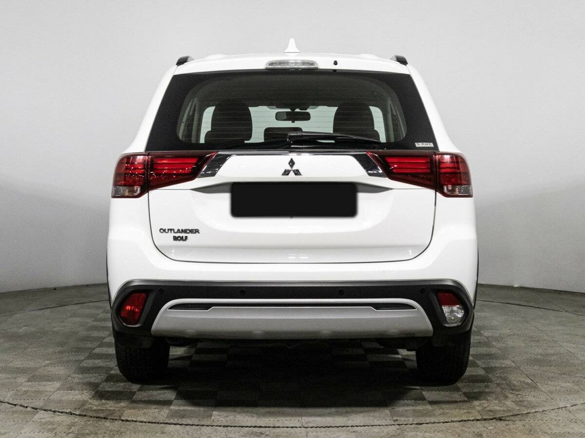 Mitsubishi Outlander с пробегом — 2022 год. Фото: #5