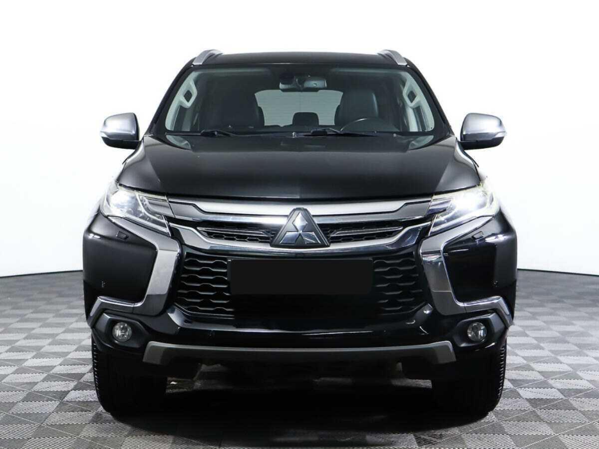Mitsubishi Pajero Sport с пробегом — 2016 год. Фото: #1