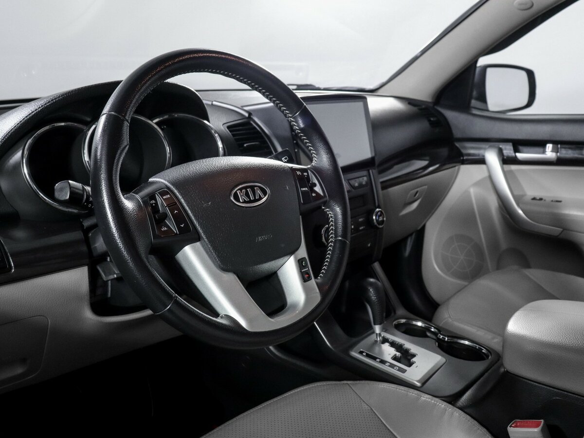 Kia Sorento с пробегом — 2011 год. Фото: #10