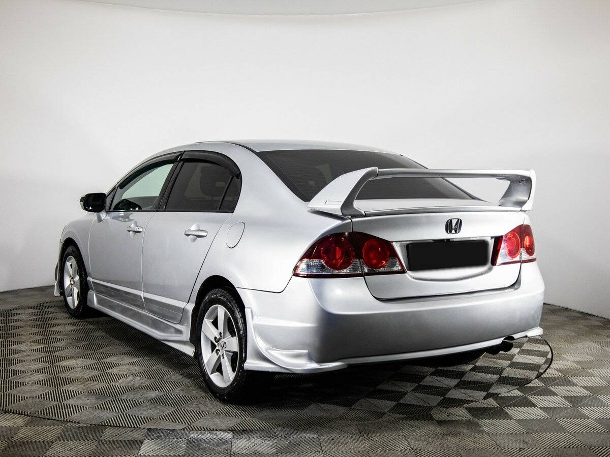 Honda Civic с пробегом — 2008 год. Фото: #5