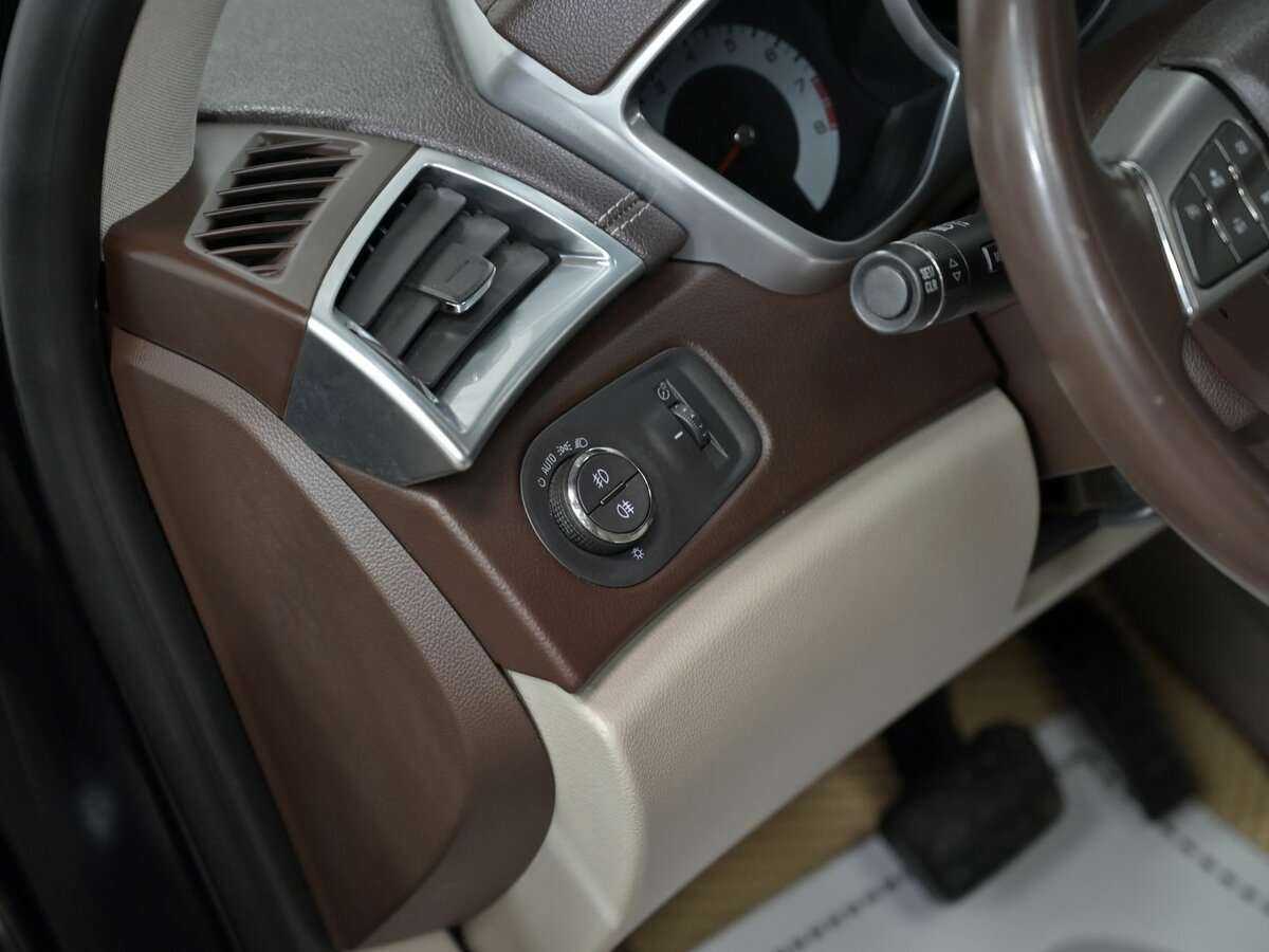 Cadillac SRX с пробегом — 2010 год. Фото: #15