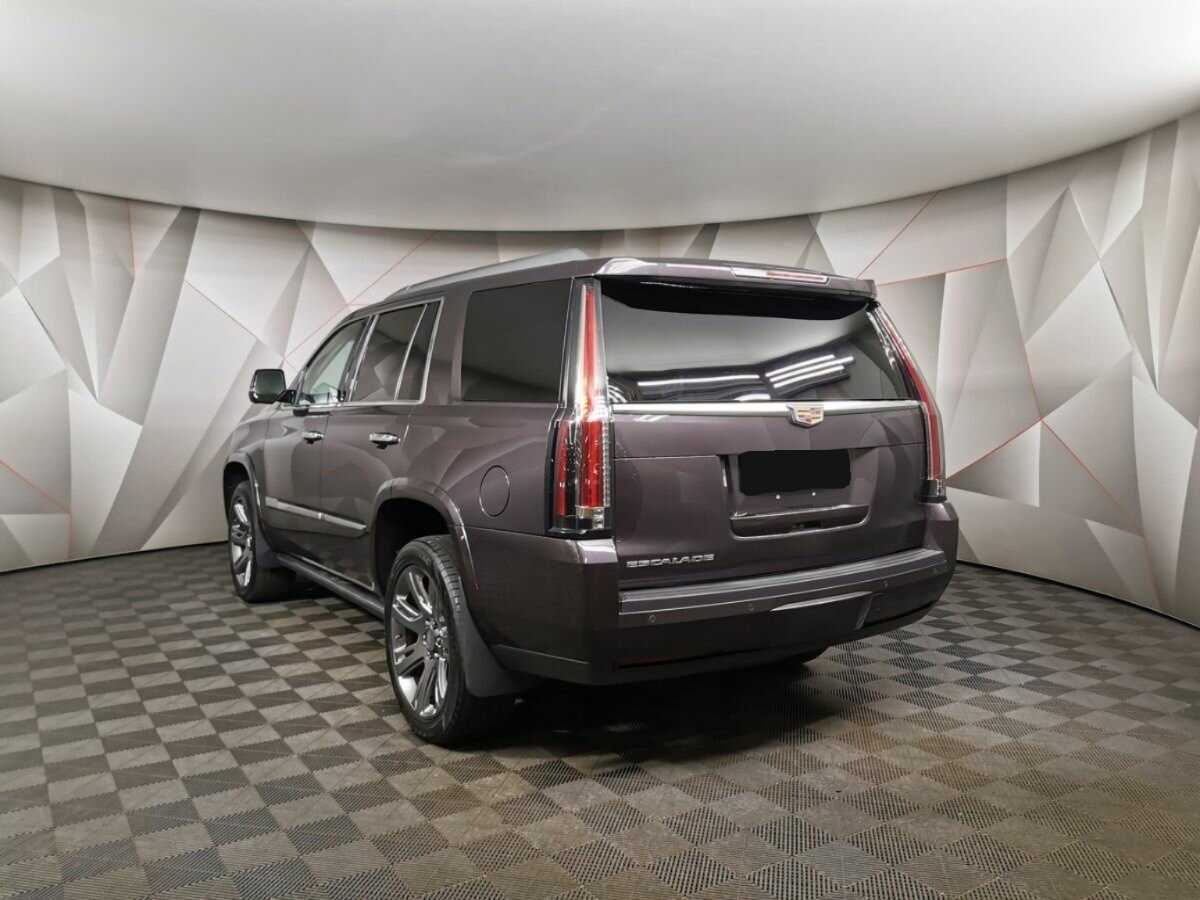 Cadillac Escalade с пробегом — 2015 год. Фото: #3
