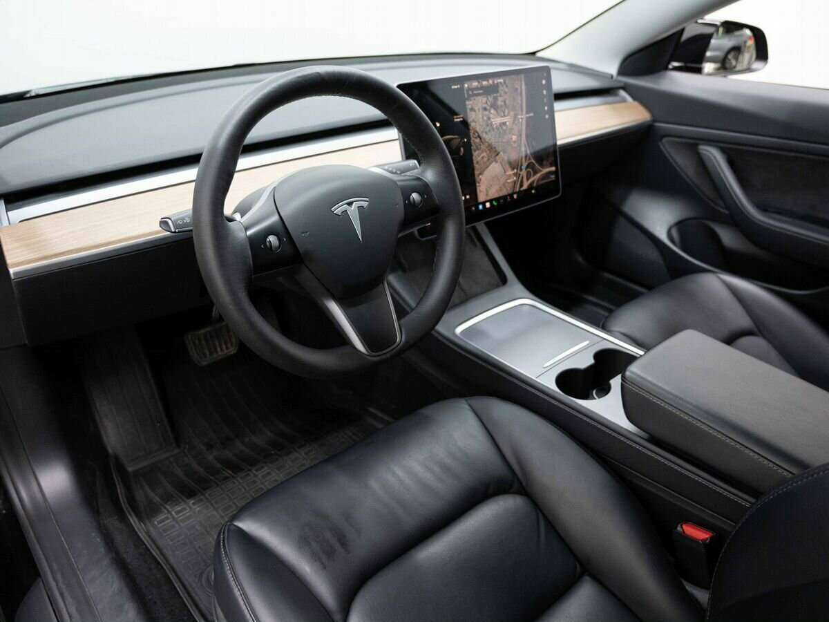 Tesla Model 3 с пробегом — 2020 год. Фото: #6