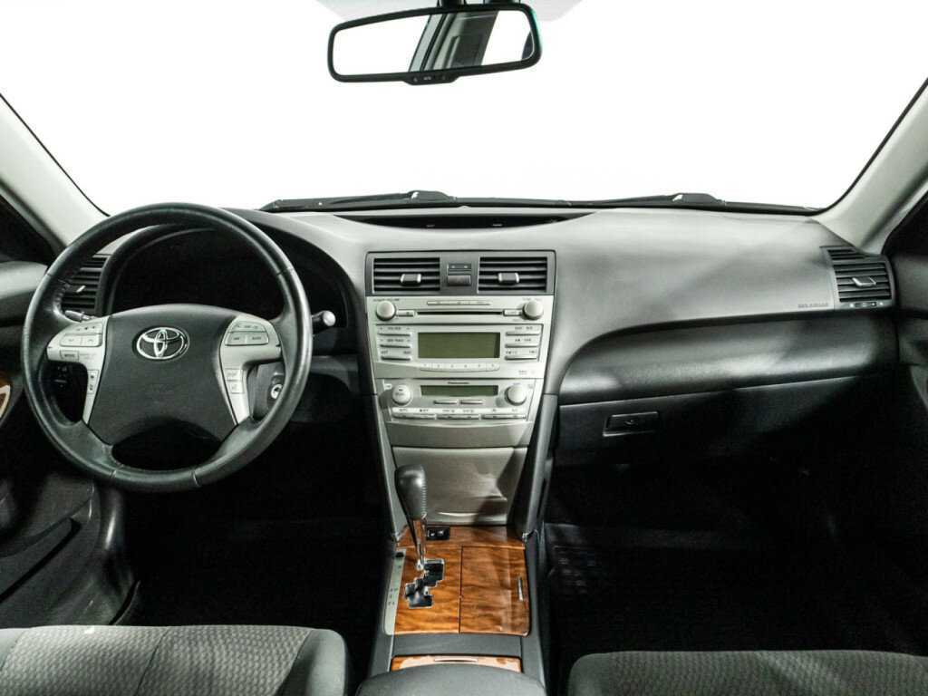 Toyota Camry с пробегом — 2010 год. Фото: #12