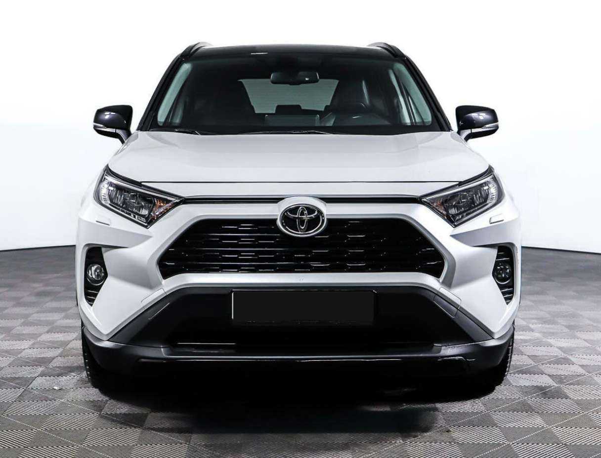Toyota RAV4 с пробегом — 2021 год. Фото: #1