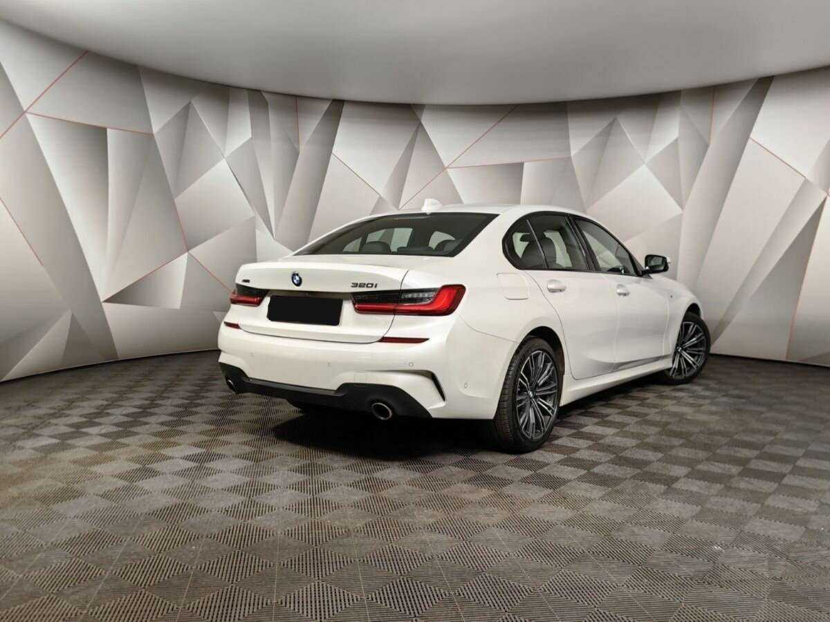 BMW 3 серии с пробегом — 2020 год. Фото: #1