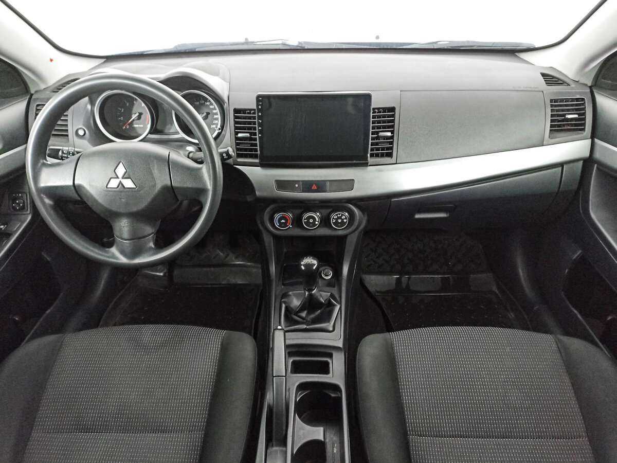 Mitsubishi Lancer с пробегом — 2011 год. Фото: #11