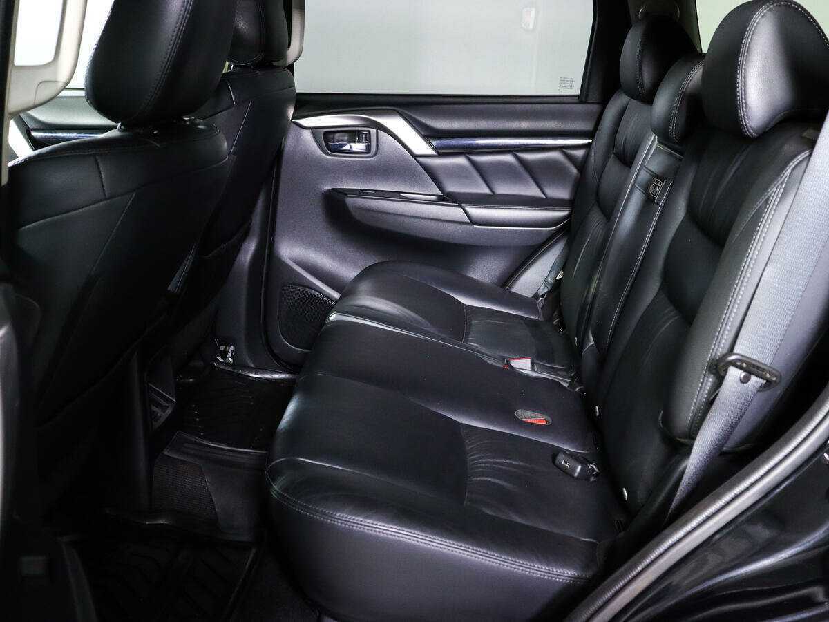 Mitsubishi Pajero Sport с пробегом — 2019 год. Фото: #9
