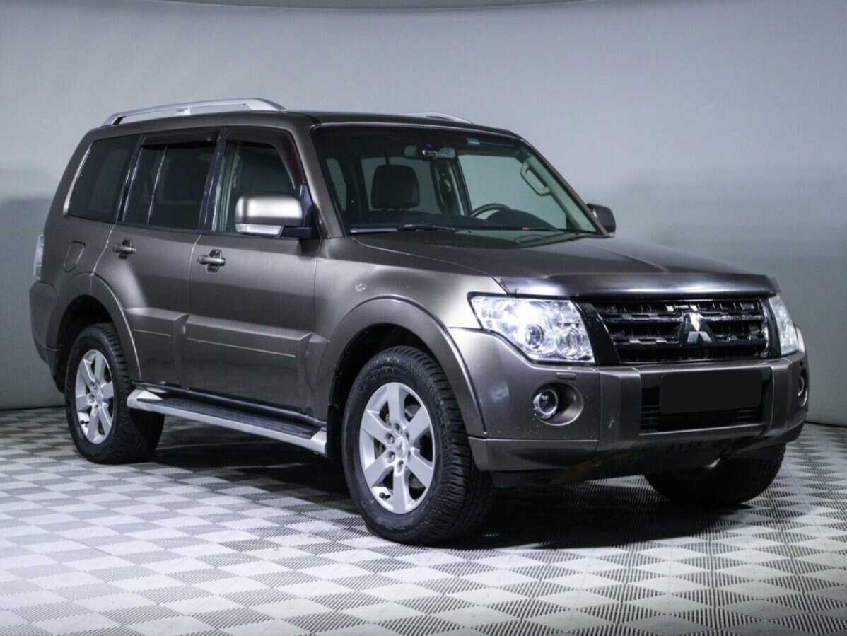 Mitsubishi Pajero с пробегом — 2010 год. Фото: #2