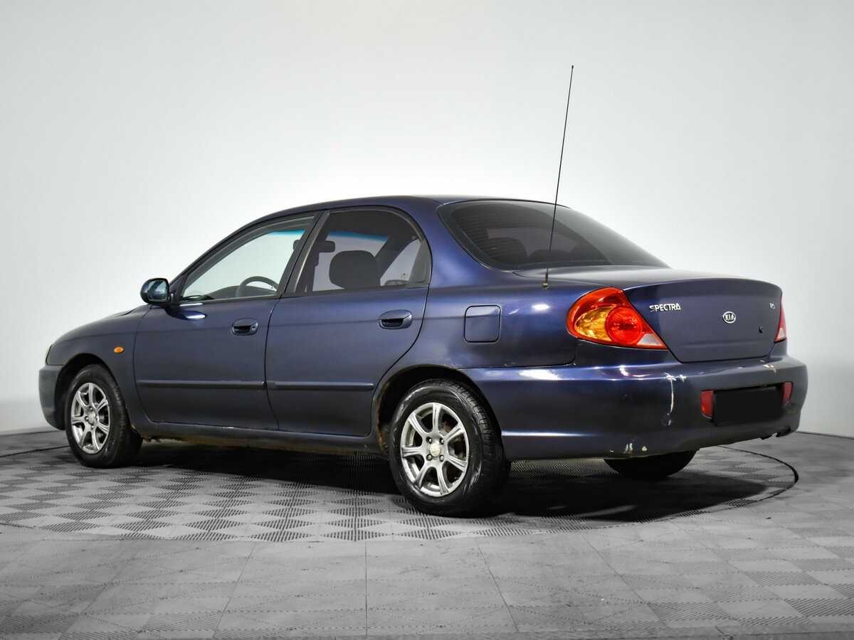 Kia Spectra с пробегом — 2004 год. Фото: #6