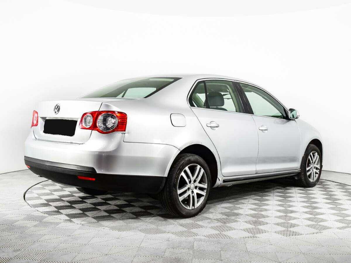 Volkswagen Jetta с пробегом — 2010 год. Фото: #4