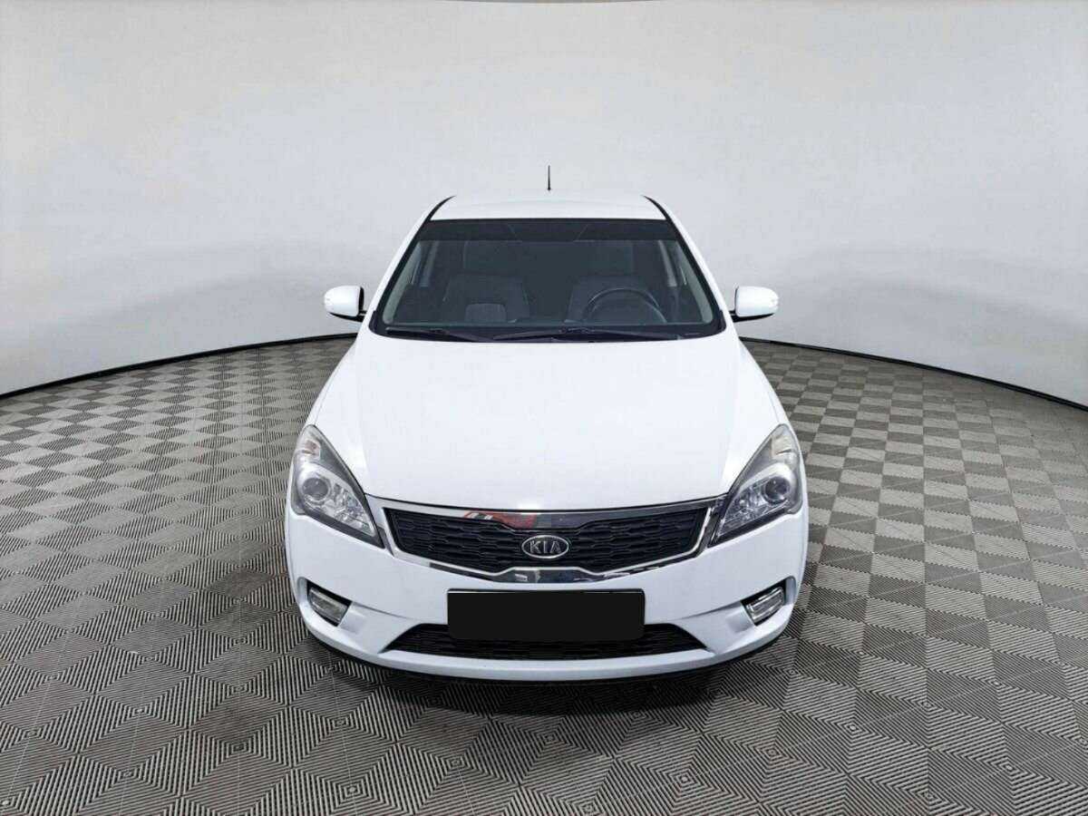 Kia Ceed с пробегом — 2010 год. Фото: #1