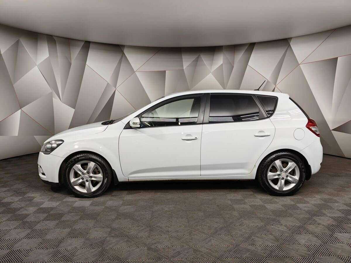 Kia Ceed с пробегом — 2011 год. Фото: #4