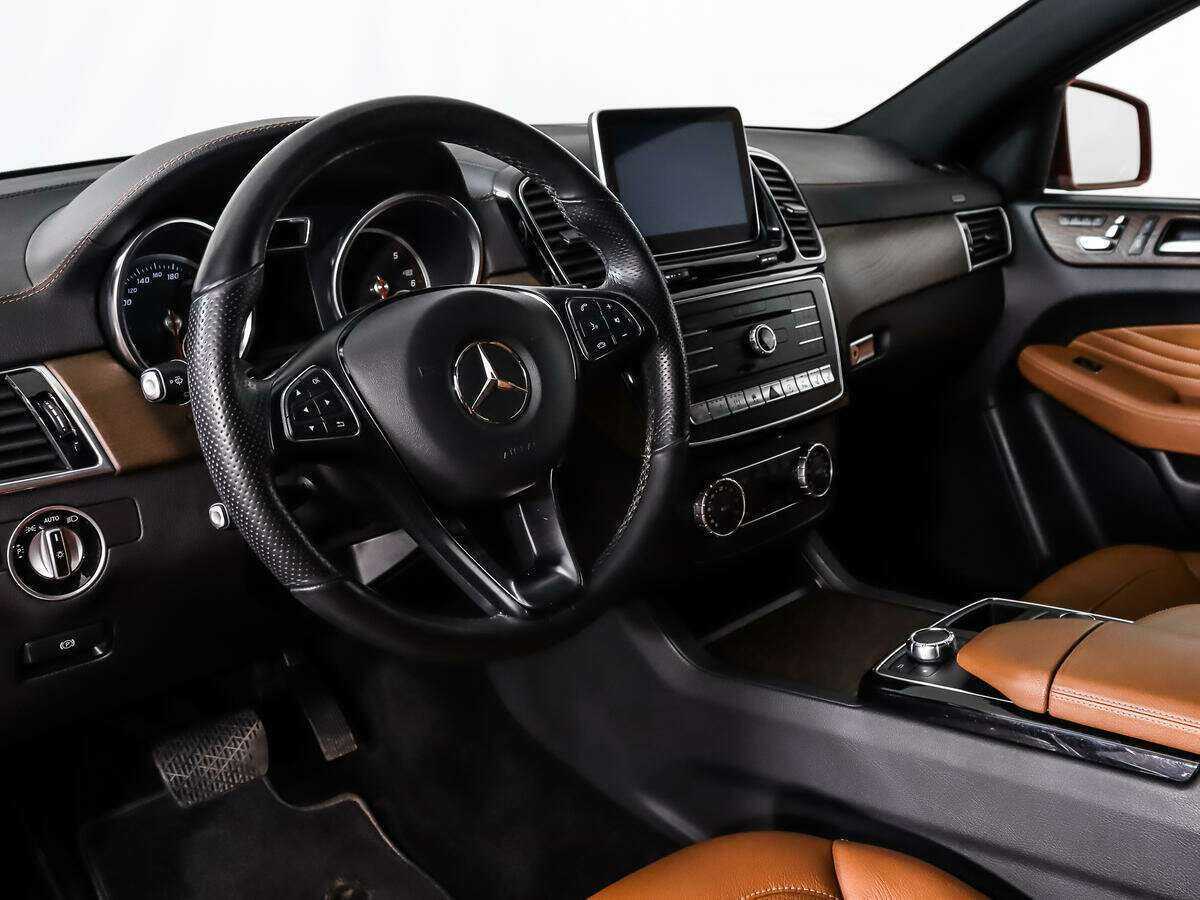 Mercedes-Benz GLE Coupe с пробегом — 2016 год. Фото: #8