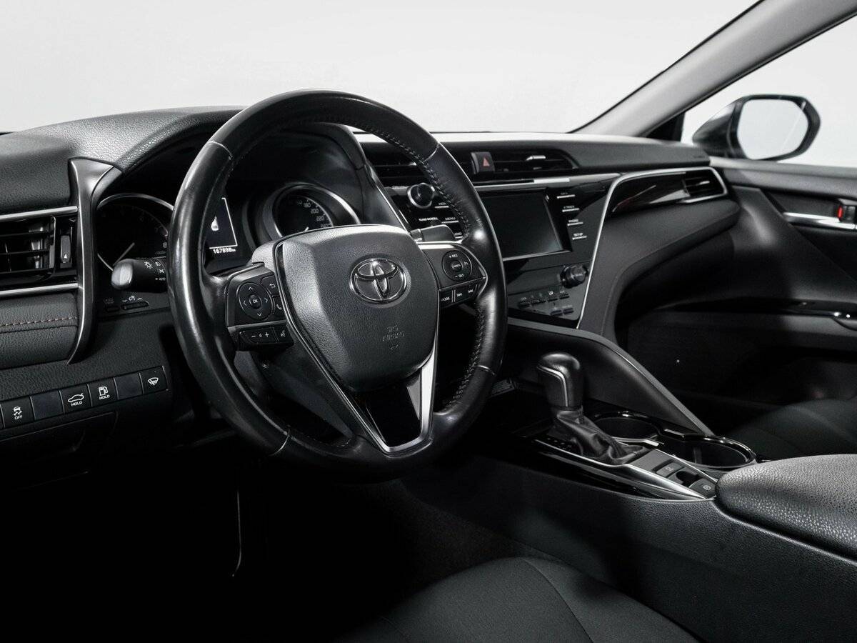 Toyota Camry с пробегом — 2019 год. Фото: #13