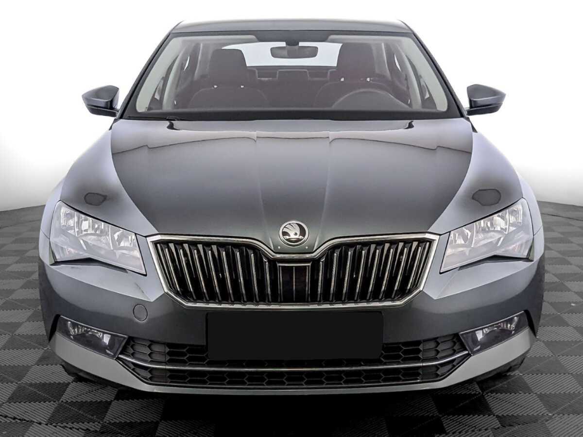 Skoda Superb с пробегом — 2019 год. Фото: #1