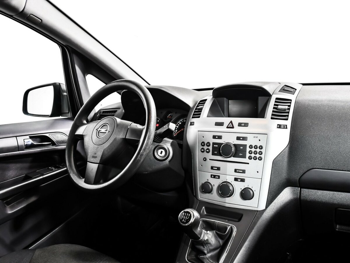 Opel Zafira с пробегом — 2010 год. Фото: #6