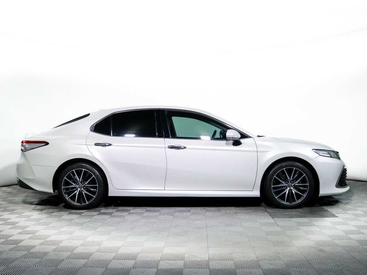 Toyota Camry с пробегом — 2022 год. Фото: #3
