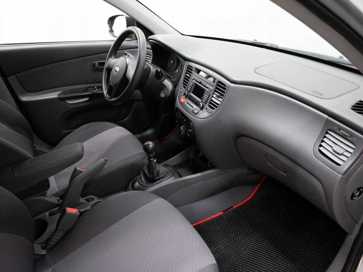 Kia Rio с пробегом — 2011 год. Фото: #10