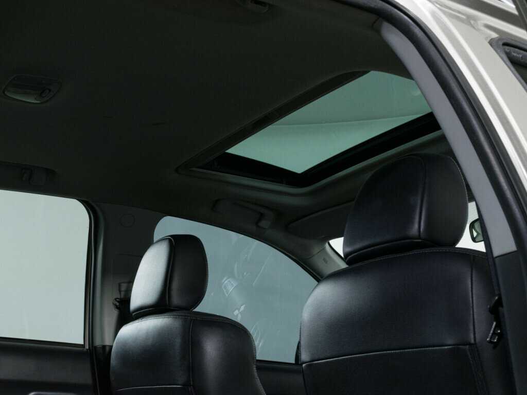 Mitsubishi Outlander с пробегом — 2008 год. Фото: #10