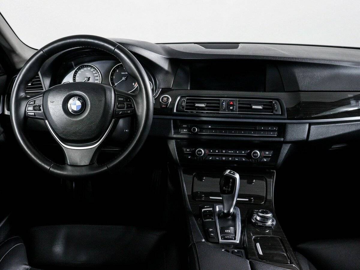 BMW 5 серии с пробегом — 2012 год. Фото: #11