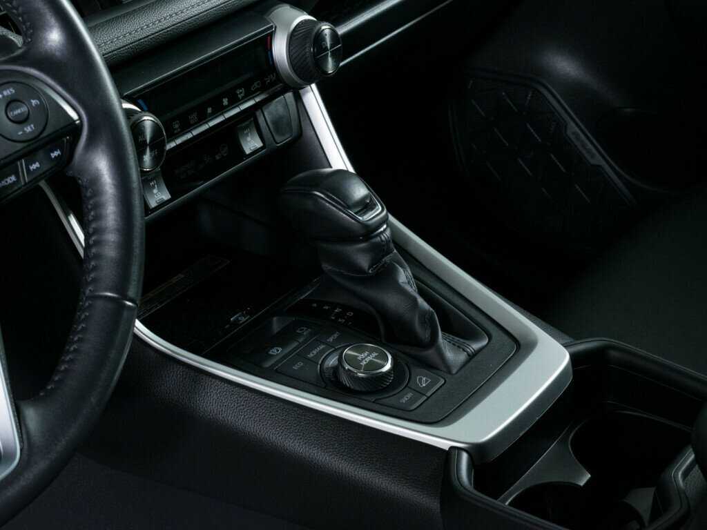 Toyota RAV4 с пробегом — 2021 год. Фото: #13