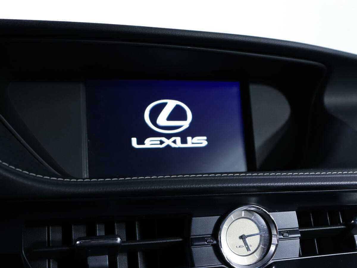 Lexus ES с пробегом — 2016 год. Фото: #24
