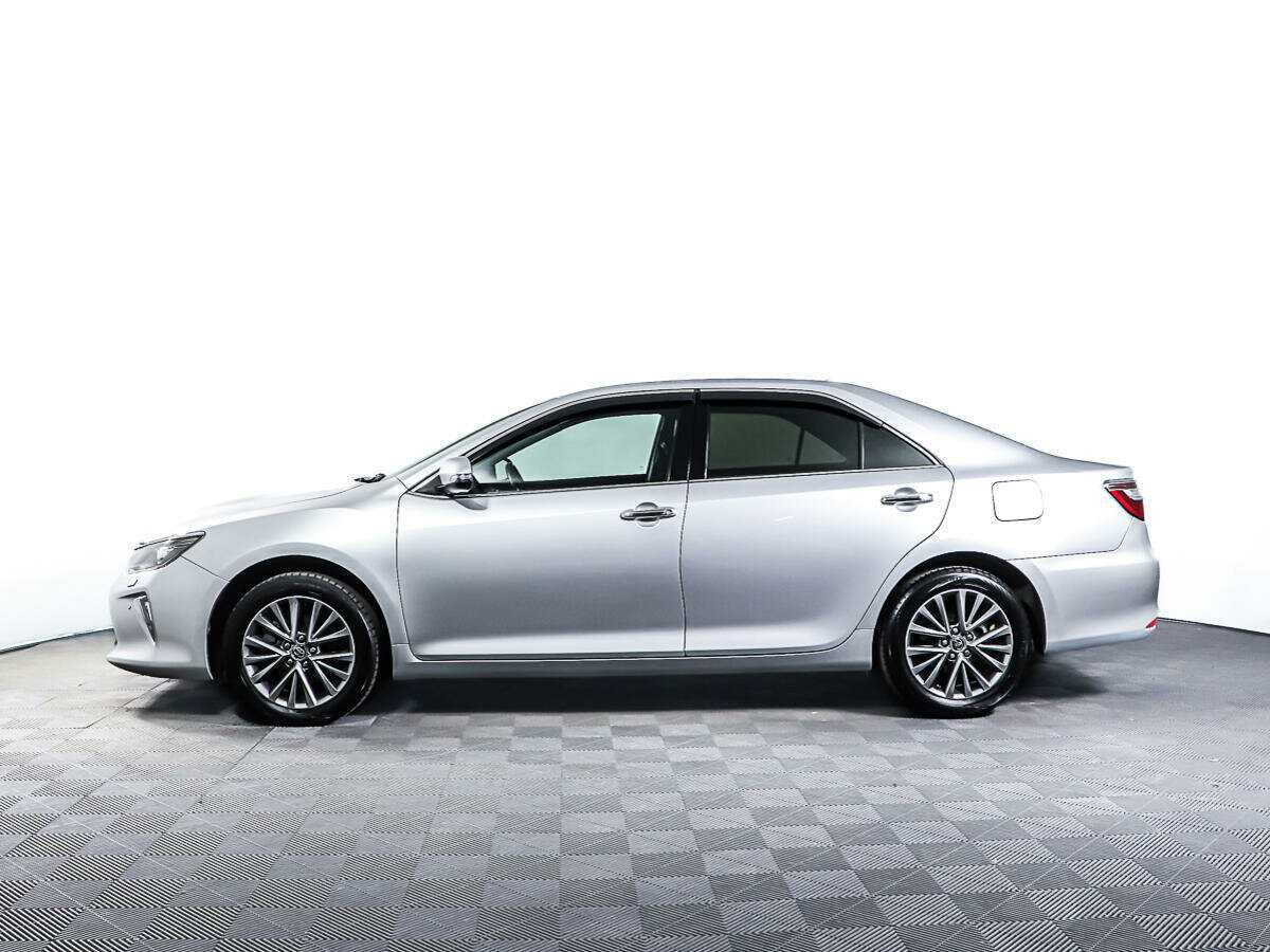 Toyota Camry с пробегом — 2017 год. Фото: #7