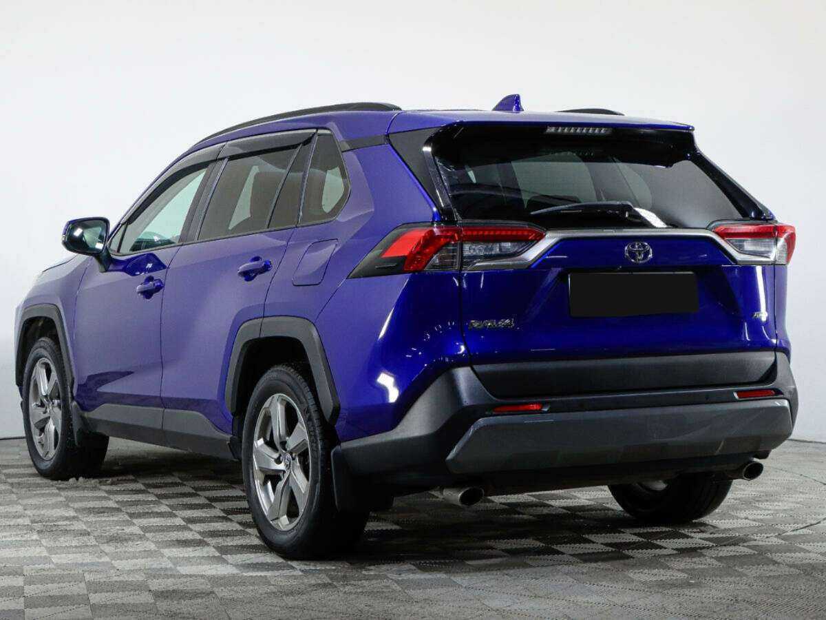 Toyota RAV4 с пробегом — 2021 год. Фото: #6