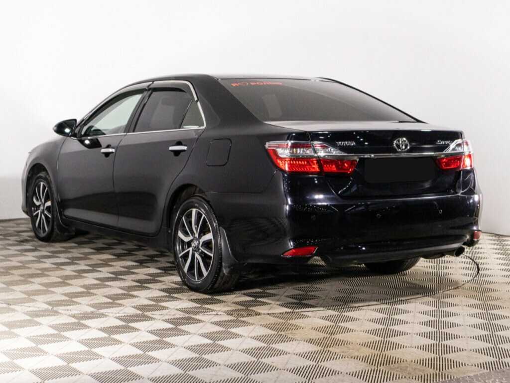 Toyota Camry с пробегом — 2016 год. Фото: #6
