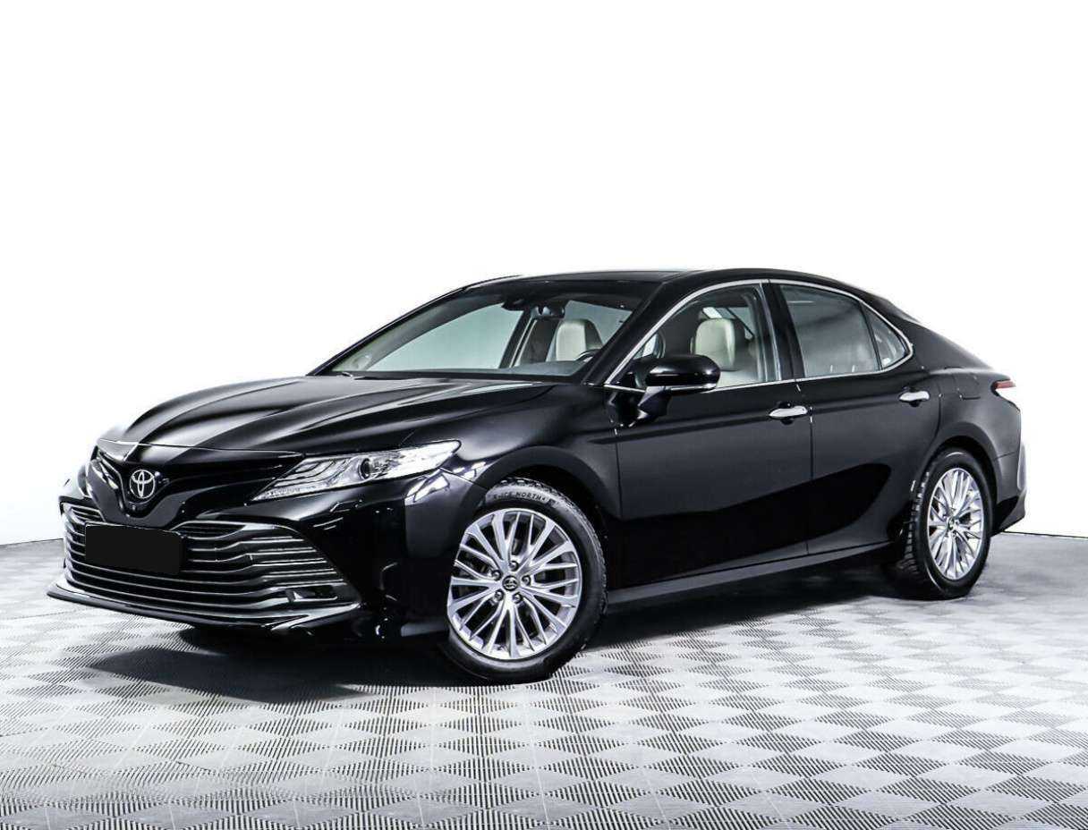 Toyota Camry с пробегом — 2018 год. Посмотреть фото