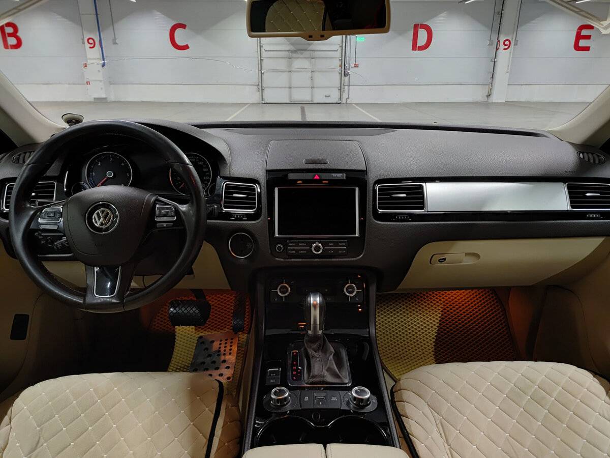 Volkswagen Touareg с пробегом — 2011 год. Фото: #13