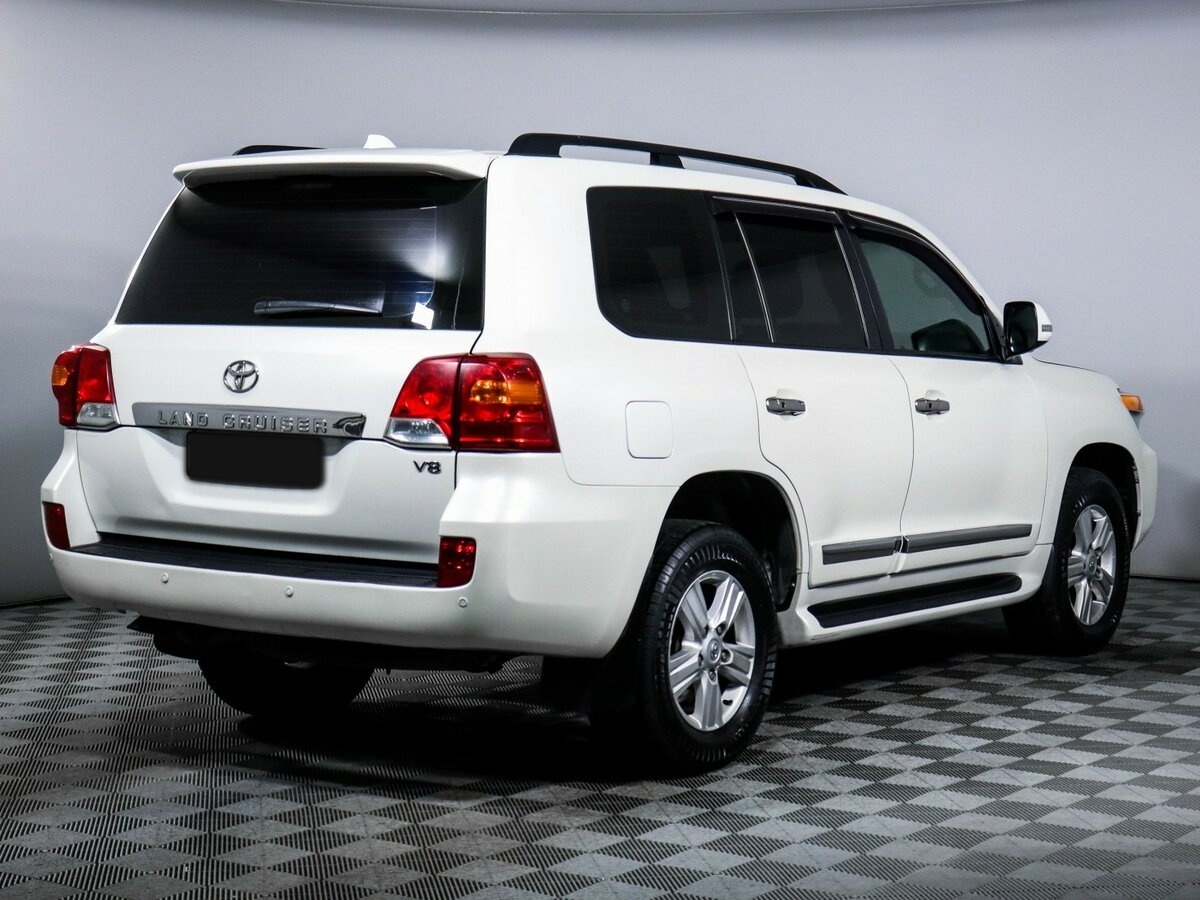 Toyota Land Cruiser с пробегом — 2014 год. Фото: #4