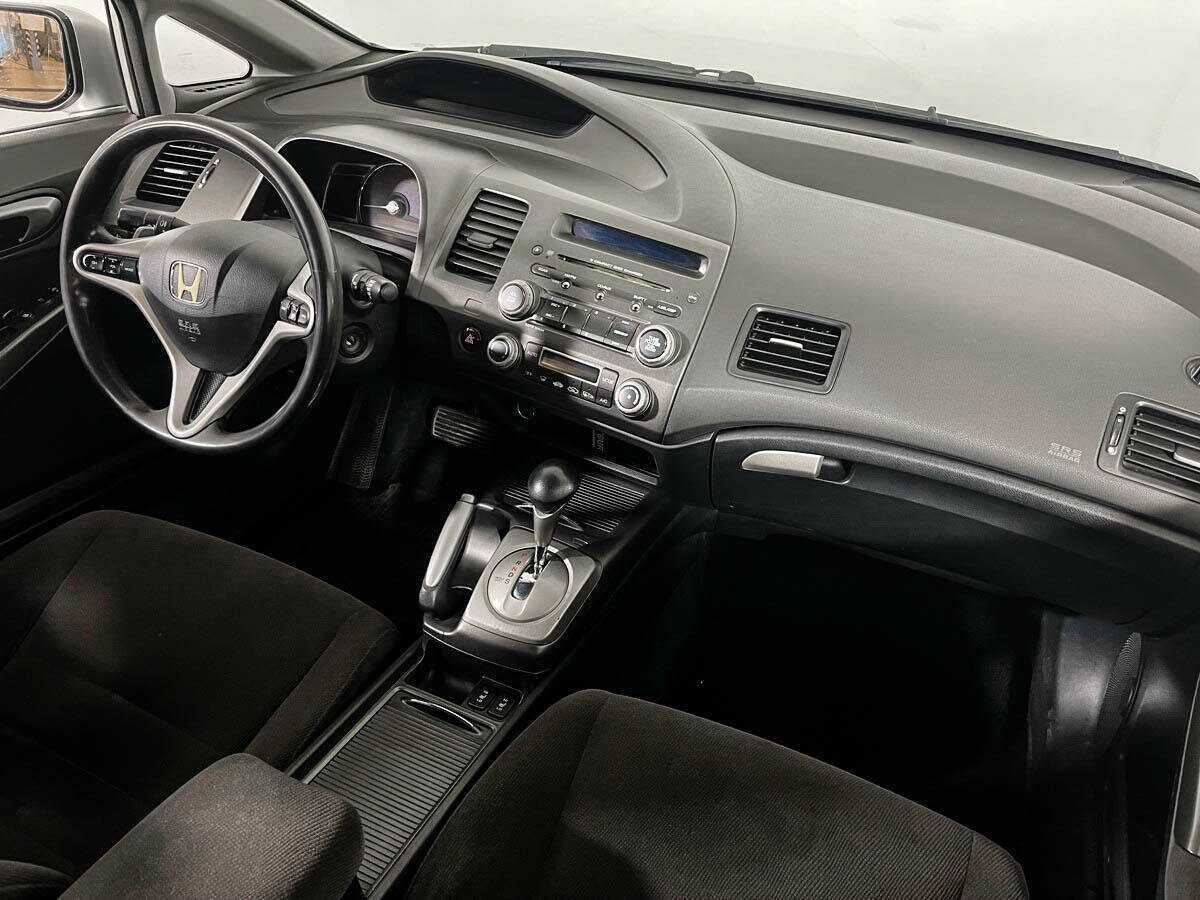 Honda Civic с пробегом — 2006 год. Фото: #8