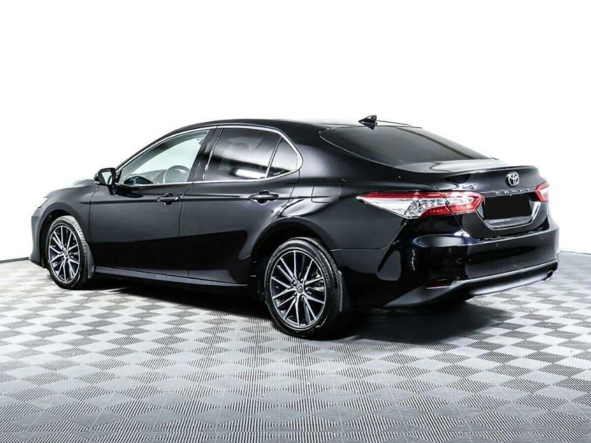 Toyota Camry с пробегом — 2021 год. Фото: #6