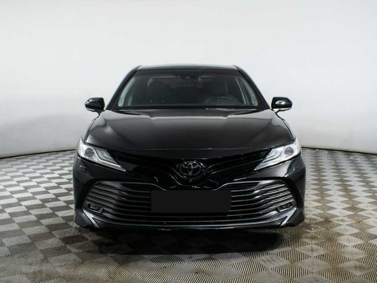Toyota Camry с пробегом — 2019 год. Фото: #1