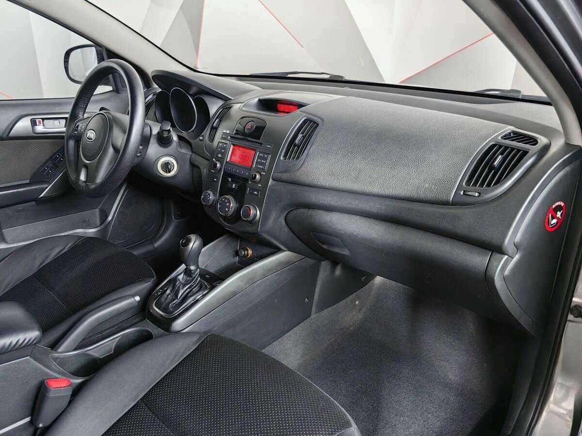 Kia Cerato с пробегом — 2010 год. Фото: #8