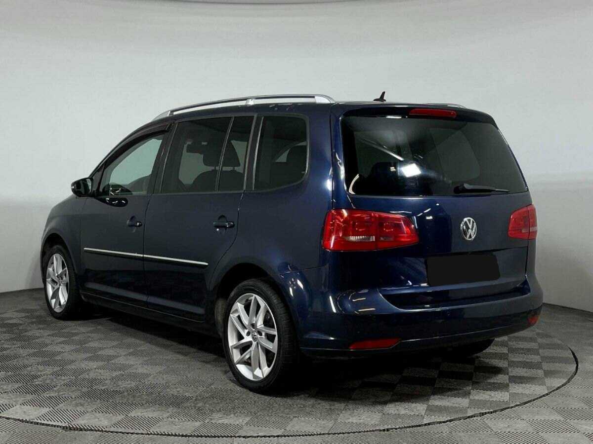 Volkswagen Touran с пробегом — 2012 год. Фото: #6