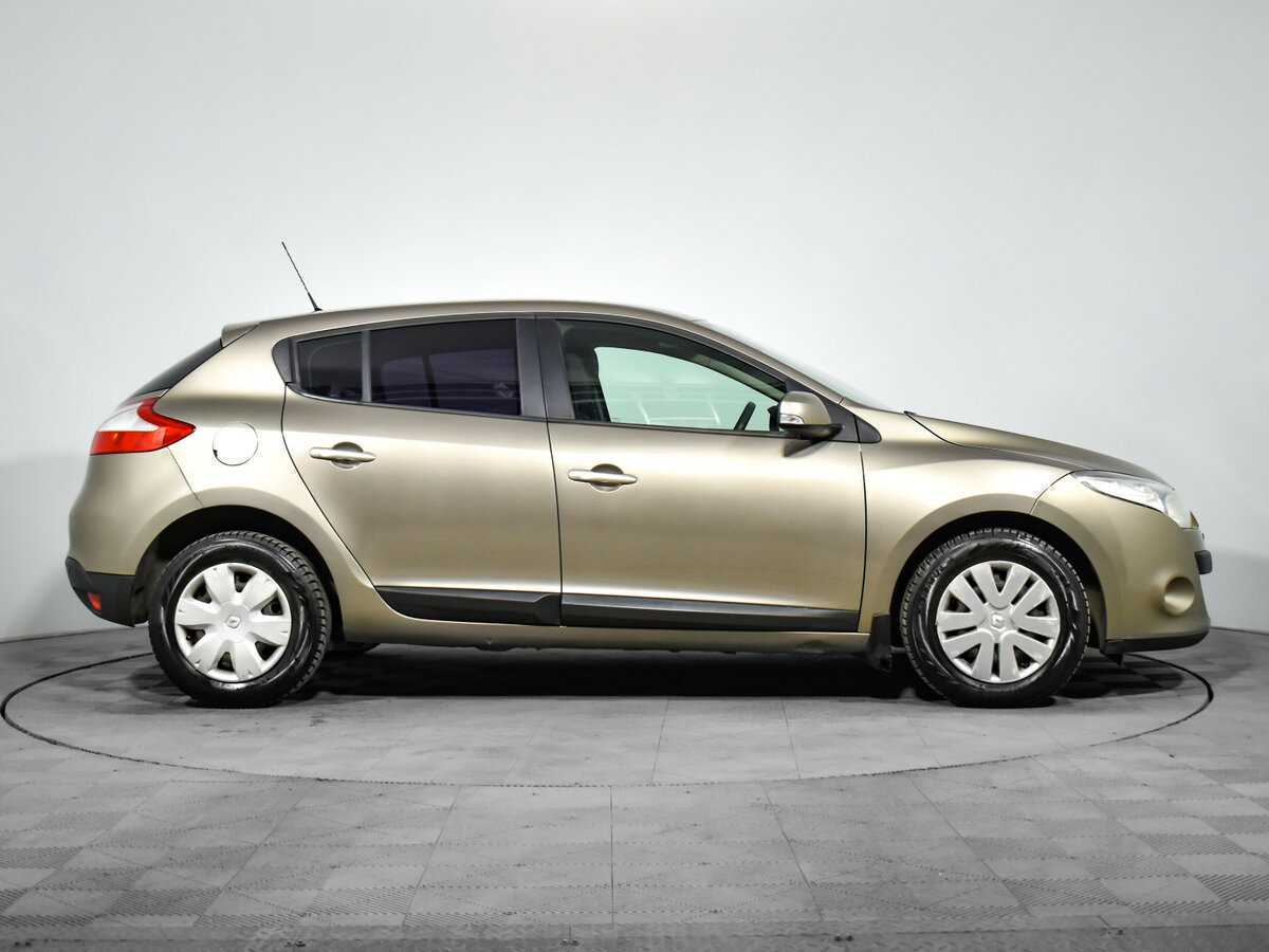 Renault Megane с пробегом — 2011 год. Фото: #3