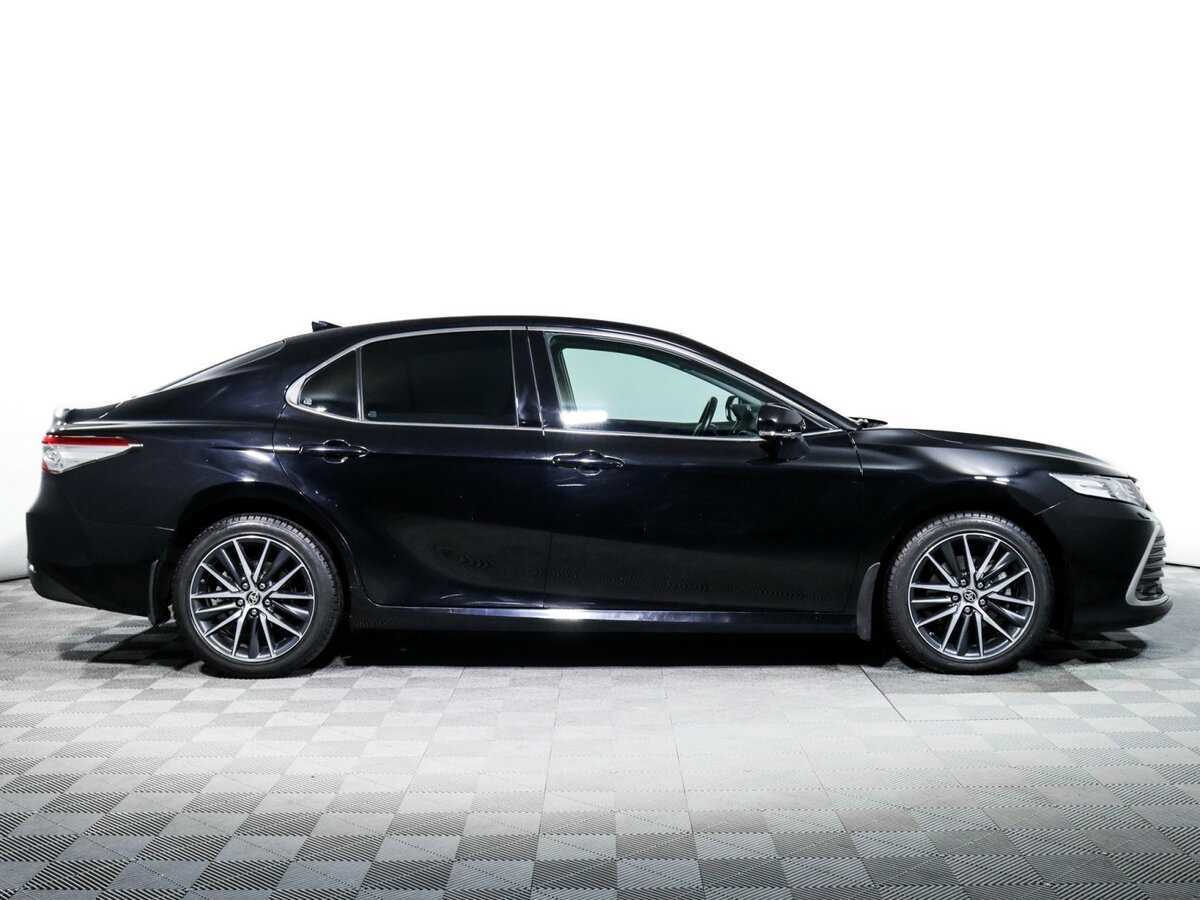Toyota Camry с пробегом — 2021 год. Фото: #3