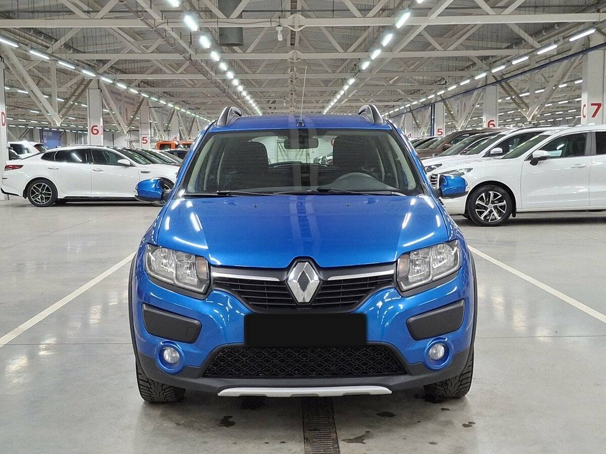 Renault Sandero с пробегом — 2016 год. Фото: #1