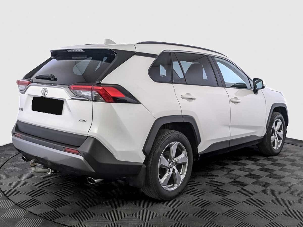 Toyota RAV4 с пробегом — 2021 год. Фото: #4